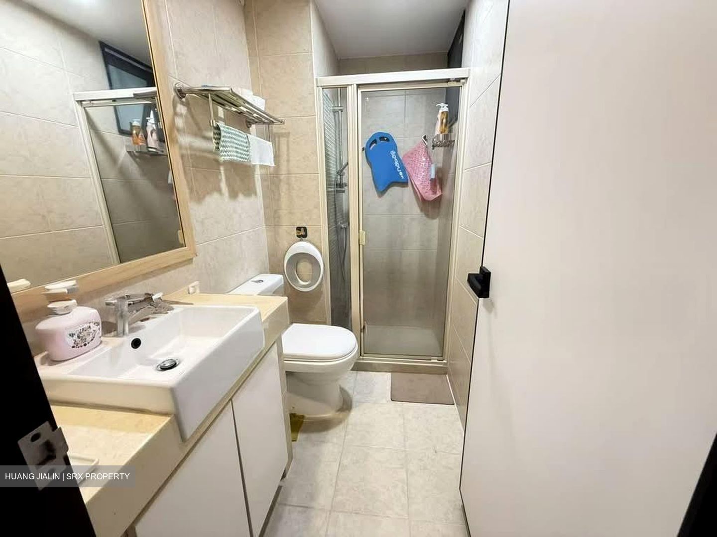 Hillview Regency (D23), Condominium #564092361